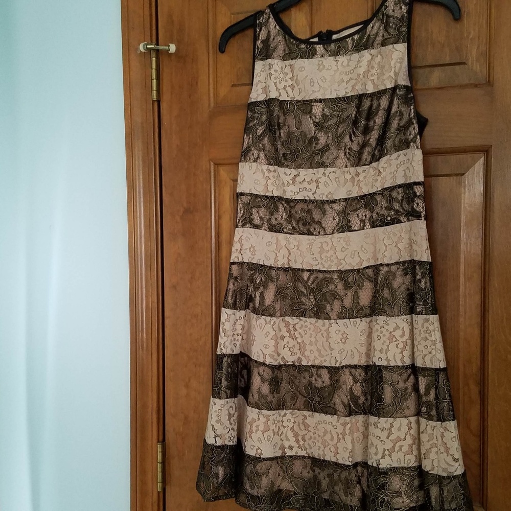 Jessica Simpson Cream/Gold/Black Stripe Lace Dress